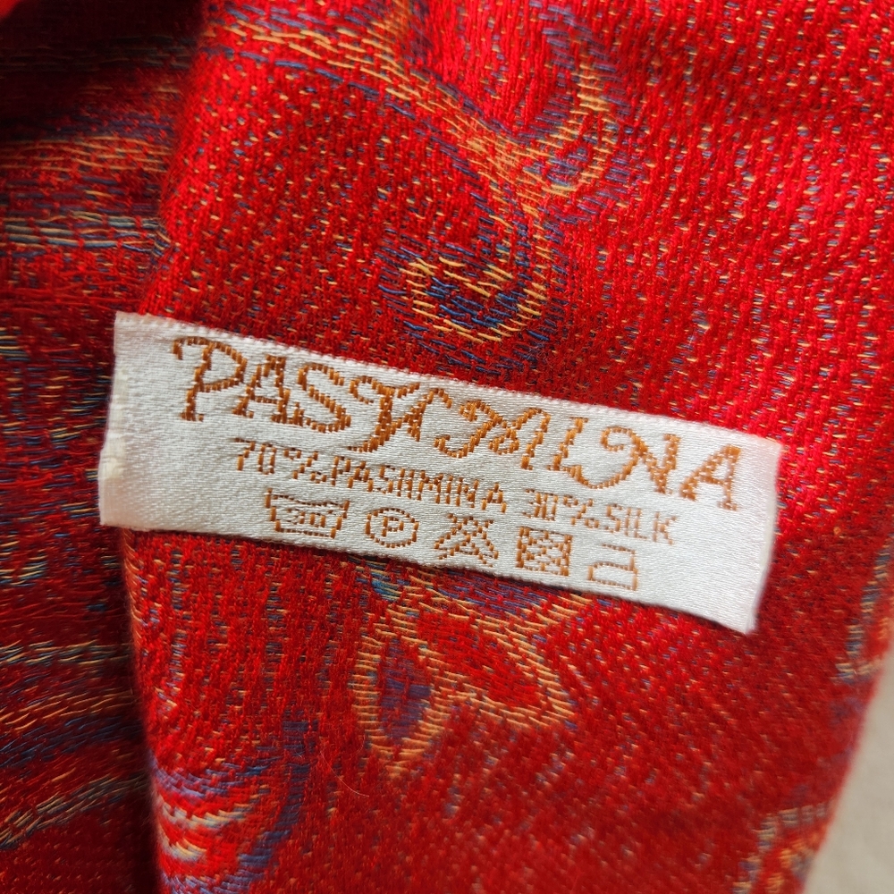 PASHMINA Cashmere Scarf Red Paisley Floral Wrap Shawl Fringe Soft 27 x 72 - Picture 2 of 8